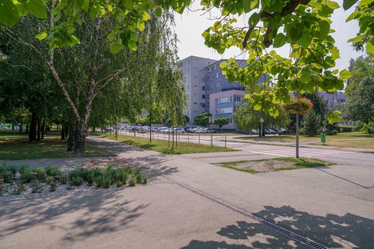 Vesna Convenient Apartment Bratislava Extérieur photo